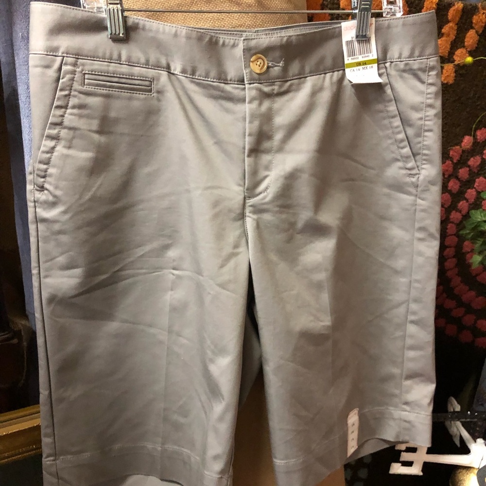 Dockers Shorts Longer Length in Gray